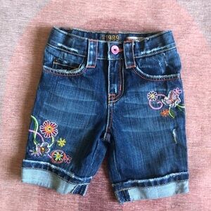 Gap Floral Embroidered Bermuda Shorts 4T